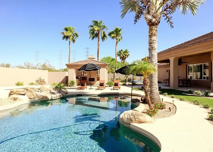 Apartment 5 Bd Luxury Oasis Heated Pool Pickle Ball *